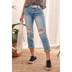Jeans with holes on the knees