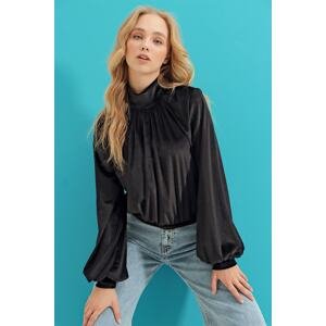 Trend Alaçatı Stili Women's Black High Neck Gathered Front Velvet Blouse