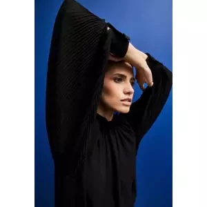 Marisse Shirt With Pleated Sleeves, Black