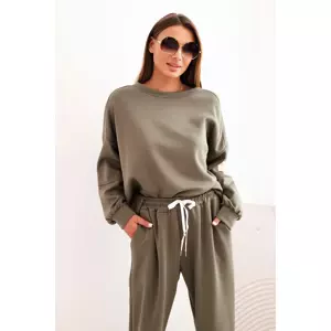 Kesi Włoski Ladies' butter set with a loose sweatshirt and pants with the inscription LOVE khaki