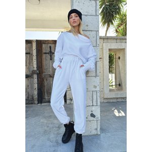 Trend Alaçatı Stili Women's White Double Pocket Elastic Waist And Cuff Jogging Textured Trousers