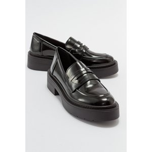 LuviShoes NONTE Women's Black Spreading Loafers
