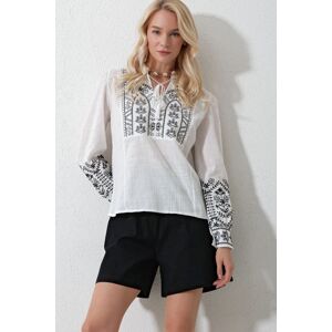 Trend Alaçatı Stili Women's White Judge Collar Tassel Detailed Flamed Linen Blouse