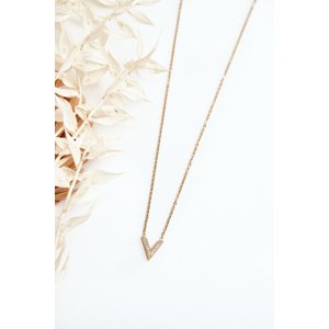 Glam Chic Women's Chain With The Letter V Gold