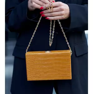 Gemre Yellow handbag "kuferek" with a chain Dratche