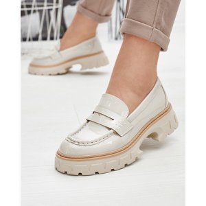 Resti Beige lacquered moccasins for women Mewira - Footwear